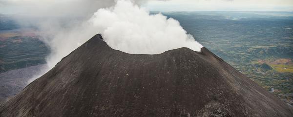 卡姆斯基火山和马利谢苗奇克火山（贵宾参观）