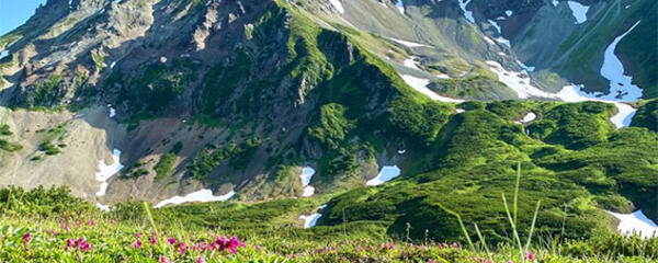 The Vachkazhets mountain range