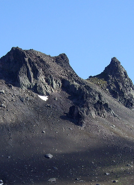 阿瓦恰火山脚